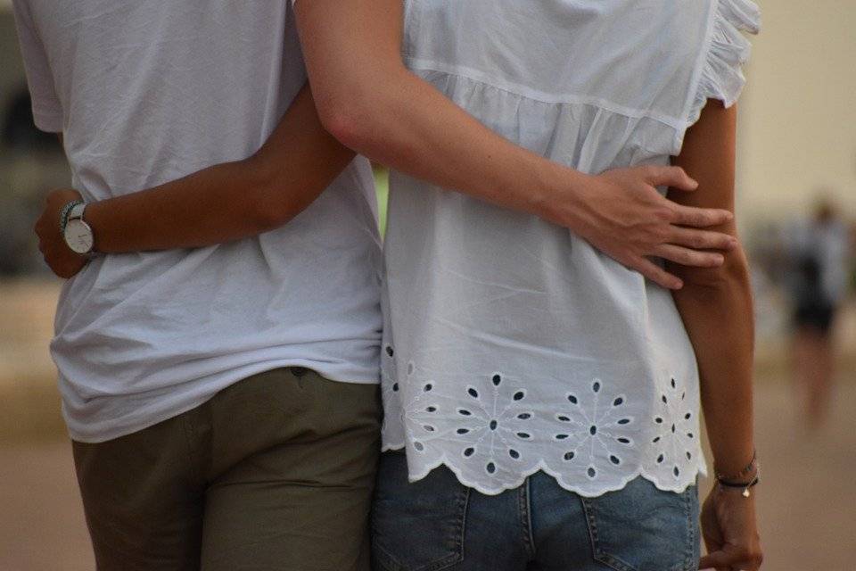 Întrebări pe care trebuie să le puneți neapărat la prima întâlnire