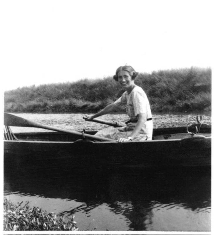 Cicely Mary Barker O lume încântătoare a zânelor și magiei florilor