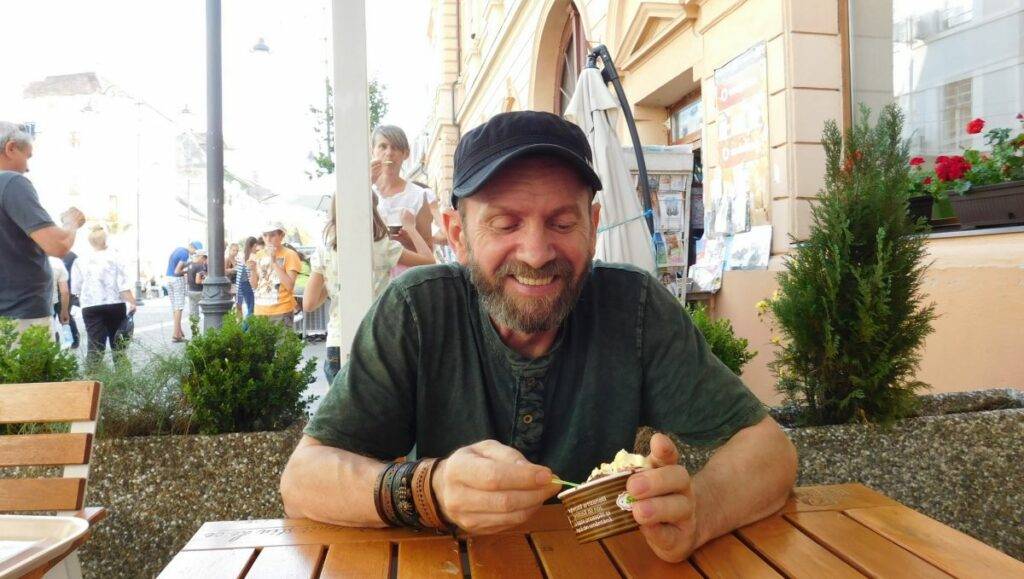 George G. Asztalos, matAdor – noi și vrăbiile eram fericirea