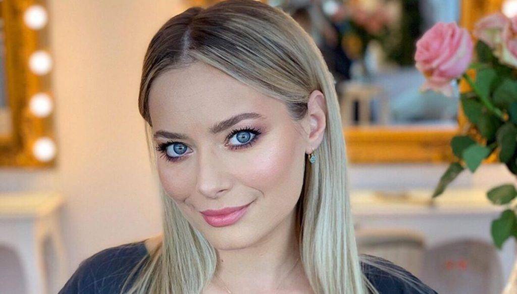 Laura Cosoi arată încredibil după naștere! Află care sunt secretele sale de dietă