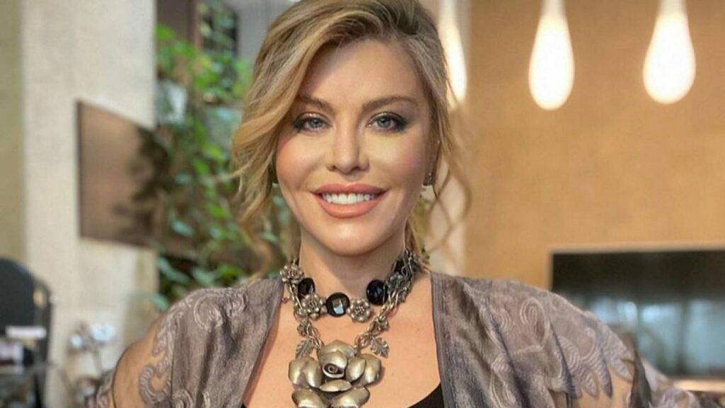 Loredana Groza era de nerecunoscut în tinerețe! Așa arăta diva în urmă cu 30 de ani