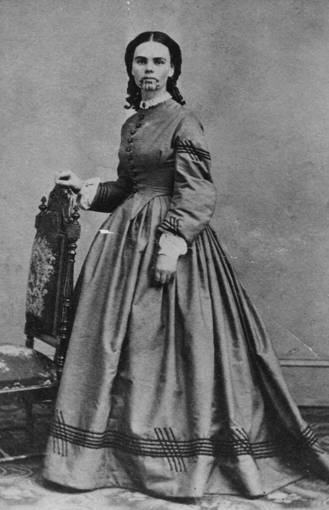 Margot Mifflin, Trupuri subversive - o istorie secretă a femeilor și tatuajelor