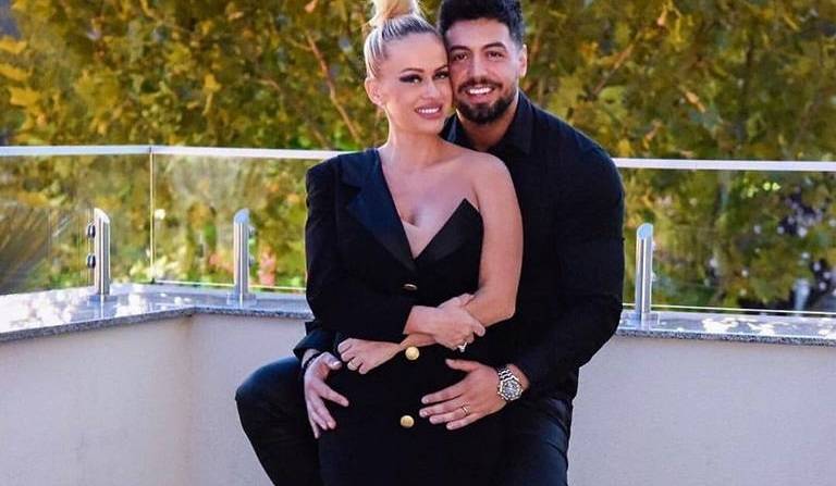 Anda Adam își ascunde divorțul de Sorin Nicolescu? A fost dată de gol