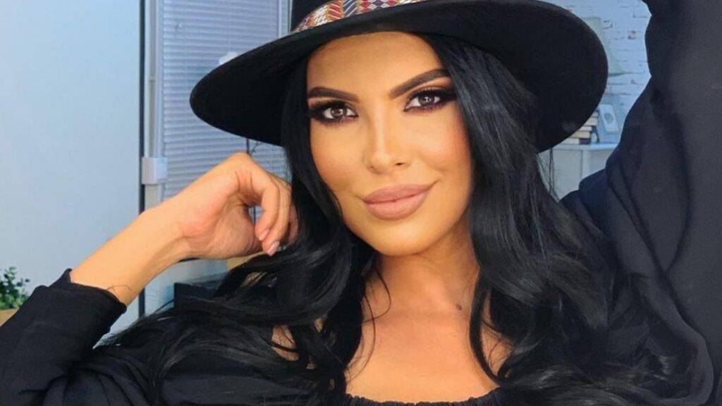 Andreea Tonciu, amenințată cu cuțitul în trafic! Soțul divei a avut nevoie de îngrijiri medicale