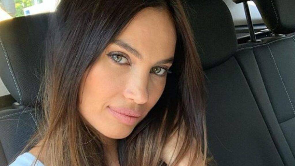 O fostă concurentă de la Ferma a trecut printr-o traumă în copilărie! Femeia și-a ajutat mama să divorțeze