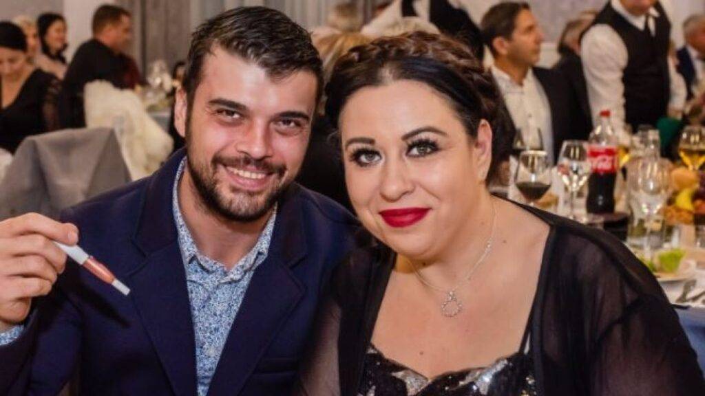 Oana Roman îi transmite lui Marius Elisei primul mesaj cu subînțeles. S-au despărțit după 6 ani de relație