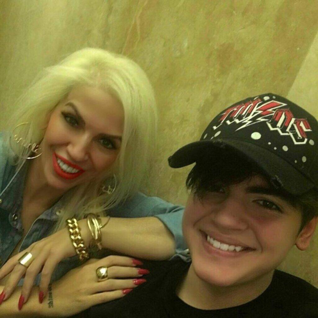 Raluca Bădulescu a descris care e relația dintre fiul ei, tatăl lui biologic, dar și actualul ei soț