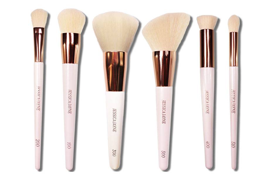 Ghidul pensulelor de machiaj pentru față. Tot ce trebuie să știi pentru o aplicare perfectă a machiajului