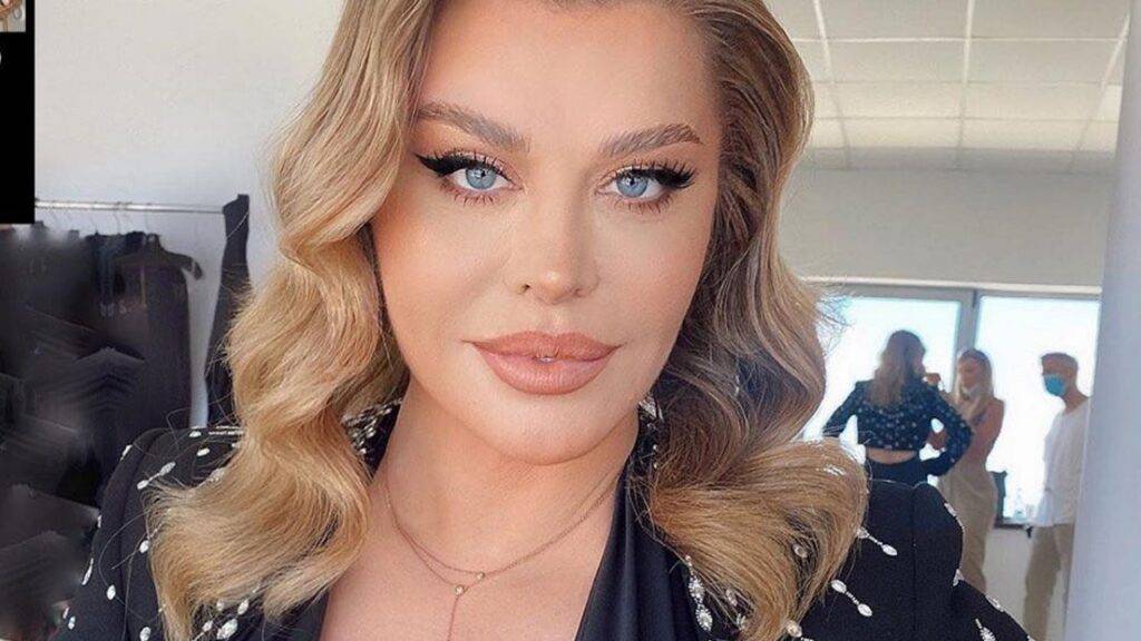 Loredana Groza se mândrește cu fiica ei! Elena este o domnișoară deosebit de frumoasă