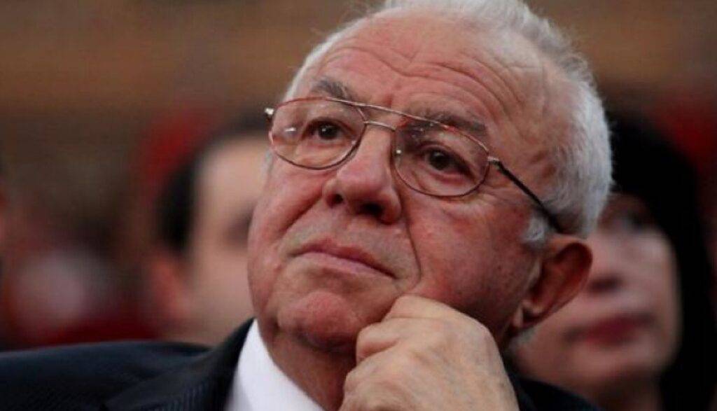 Alexandru Arșinel se simte pus la zid după ce le-a dezvălui fanilor săi suma pe care o încasează lunar