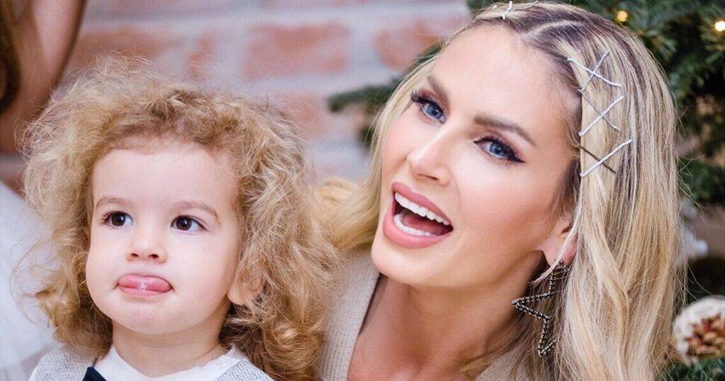 Andreea Bănică recurge la mici trucuri pentru a-și face fiul să meargă la grădiniță în unele zile