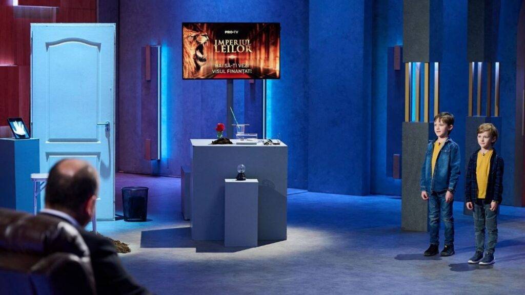 Doi frați de 6 și 9 ani au obținut o finanțare de 40.000 de euro pentru magazinul lor de invenții!