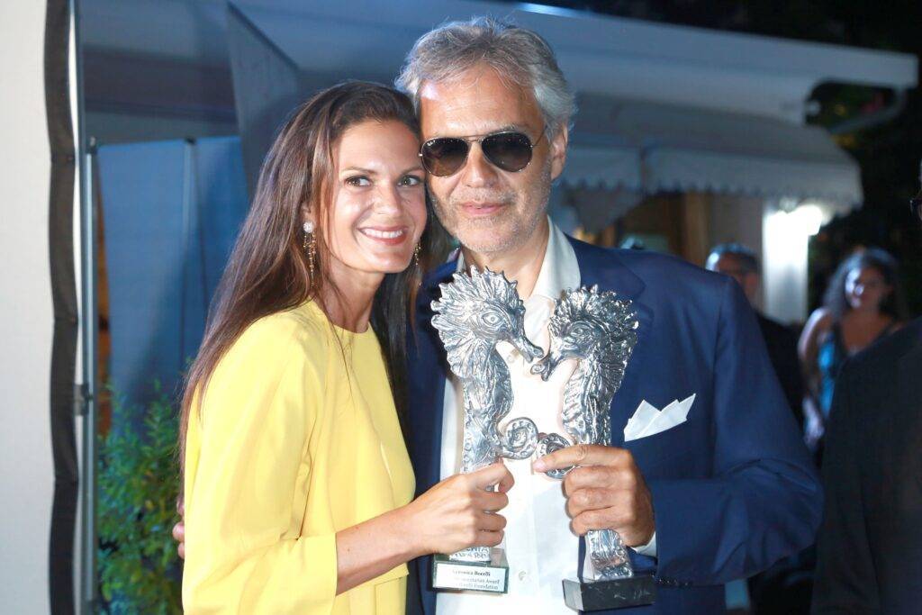 Soția lui Andrea Bocelli arată ca scoasă din revistă! Cine este de fapt Veronica Berti?