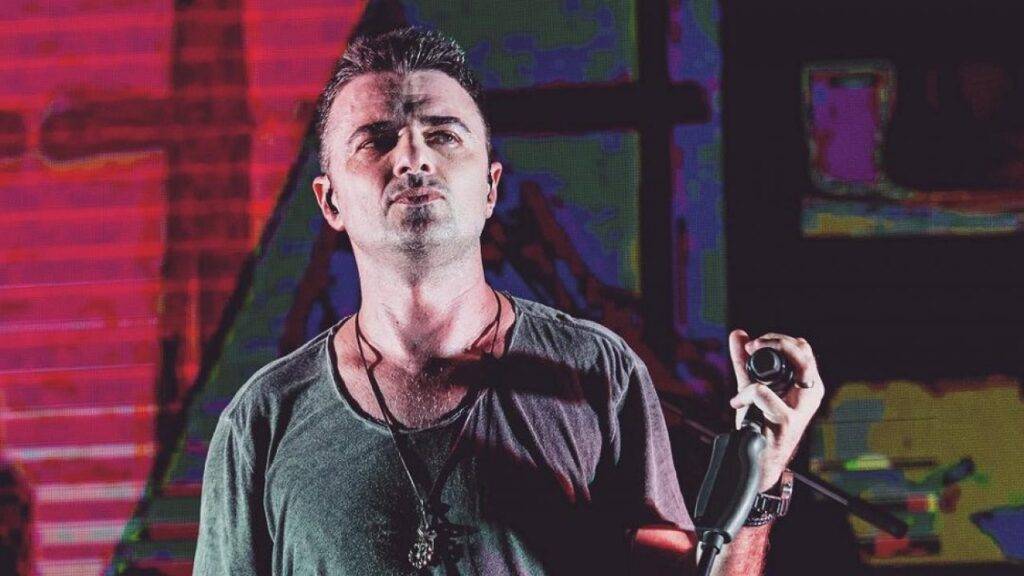 Corneliu Ilie de la Vunk este în doliu. Tatăl artistului a încetat din viață