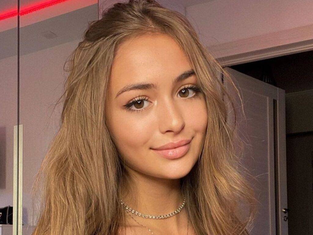 Cine este Iuliana Beregoi și cum a ajuns fata de 16 ani să impresioneze atât de multă lume?