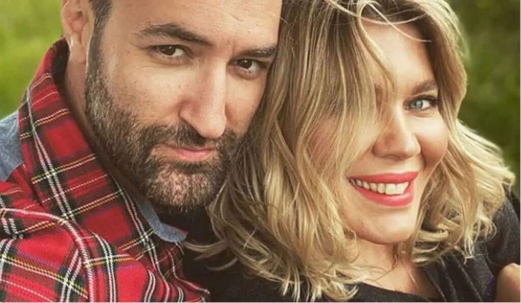 Gina Pistol a prezentat-o lumii pe fetița sa. Primele imagini cu fiica lui Smiley au ajuns pe internet