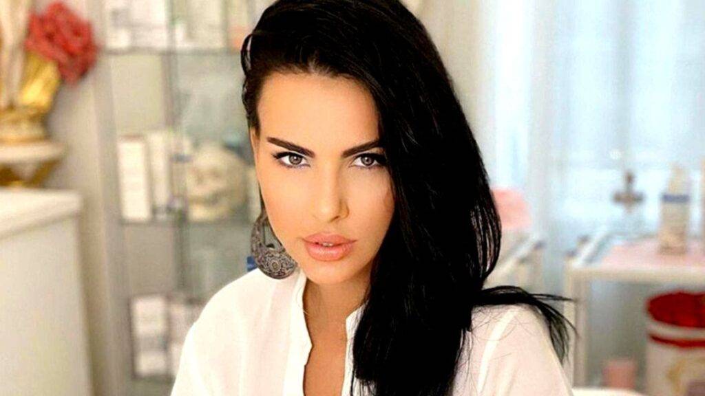 Lavinia Pîrva face declarații despre cum se descurcă Ștefan Bănică Jr. în rolul de tată