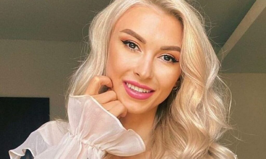 Andreea Bălan fugea de acasă și mergea la discotecă! Cântăreața a povestit năzbâtiile din copilărie