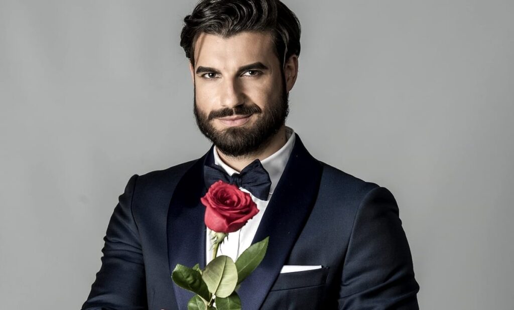 Cu ce s-a ocupat Burlacul Andi Constantin înainte să fie celebru. „Am dat și cu mătura... ”