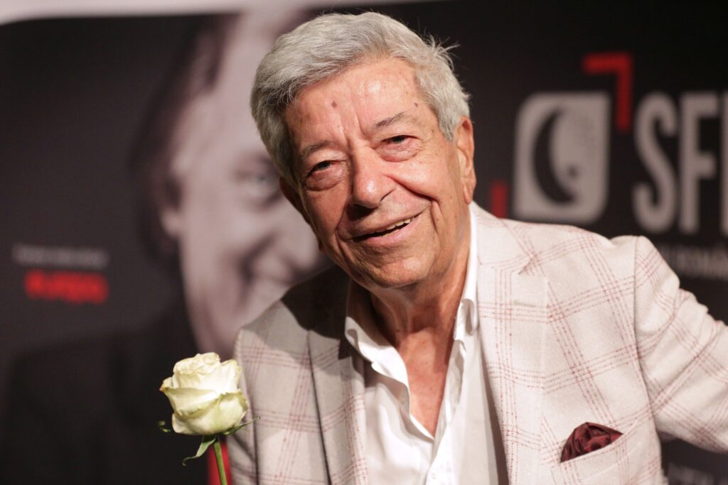 Ion Dichiseanu a fost înmormântat astăzi cu onoruri militare. Cei ce l-au iubit i-au adus un ultim omagiu