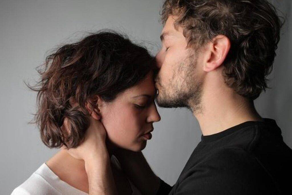 Nu știi dacă să te împaci cu fostul partener? Iată de ce trebuie să ții cont pentru a lua o asemenea decizie