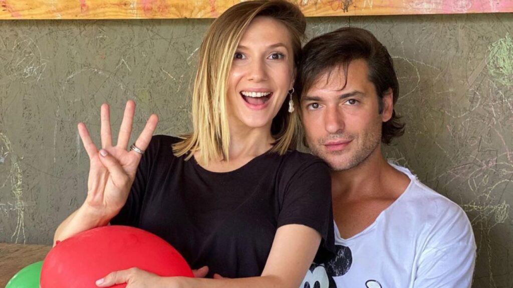 Adela Popescu și Radu Vâlcan au devenit din nou părinți!Primele imagini cu fiul lor au fost postate pe internet