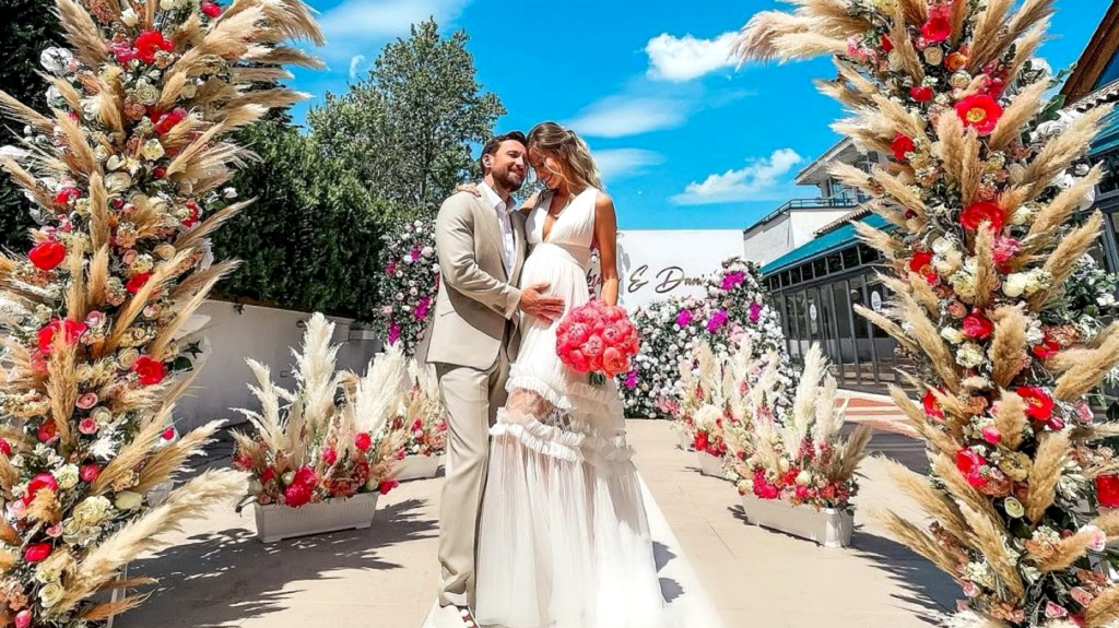 Dani Oțil și Gabriela Prisăcariu, pregătiți de venirea pe lume a primului lor copil. Cum arată camera lui