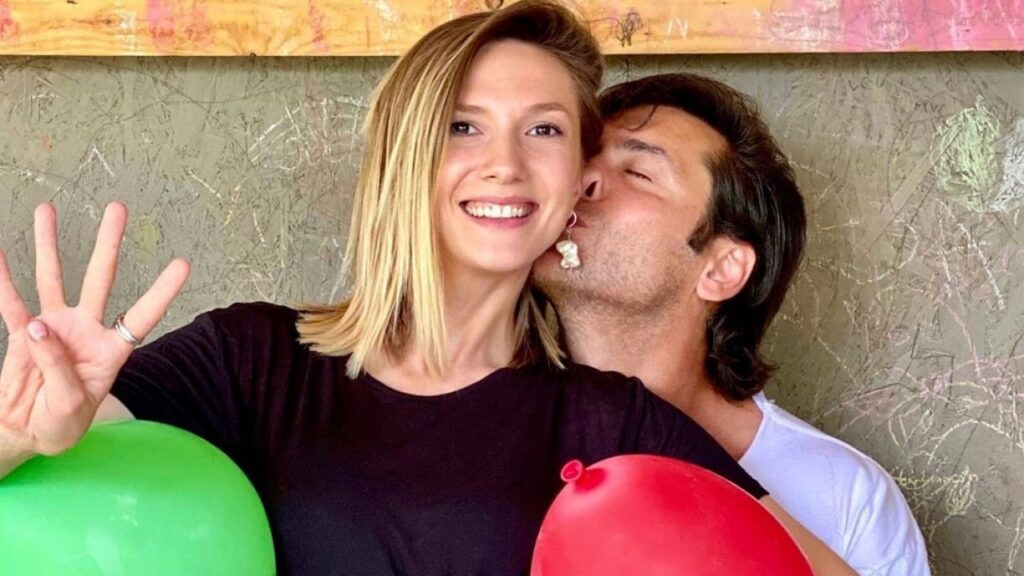 Ce salariu primesc Adela Popescu și Radu Vâlcan? S-a aflat cine este mai cheltuitor dintre ei doi