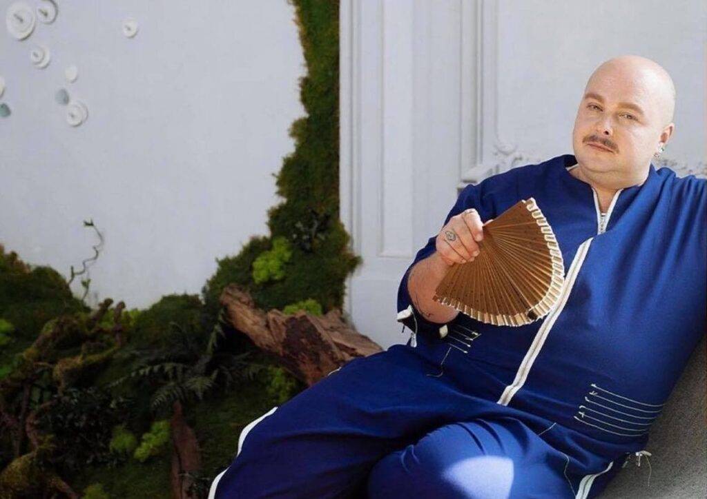 De unde este și cu ce se ocupă familia lui Zarug. Vine dintr-o familie cu renume în mai multe domenii