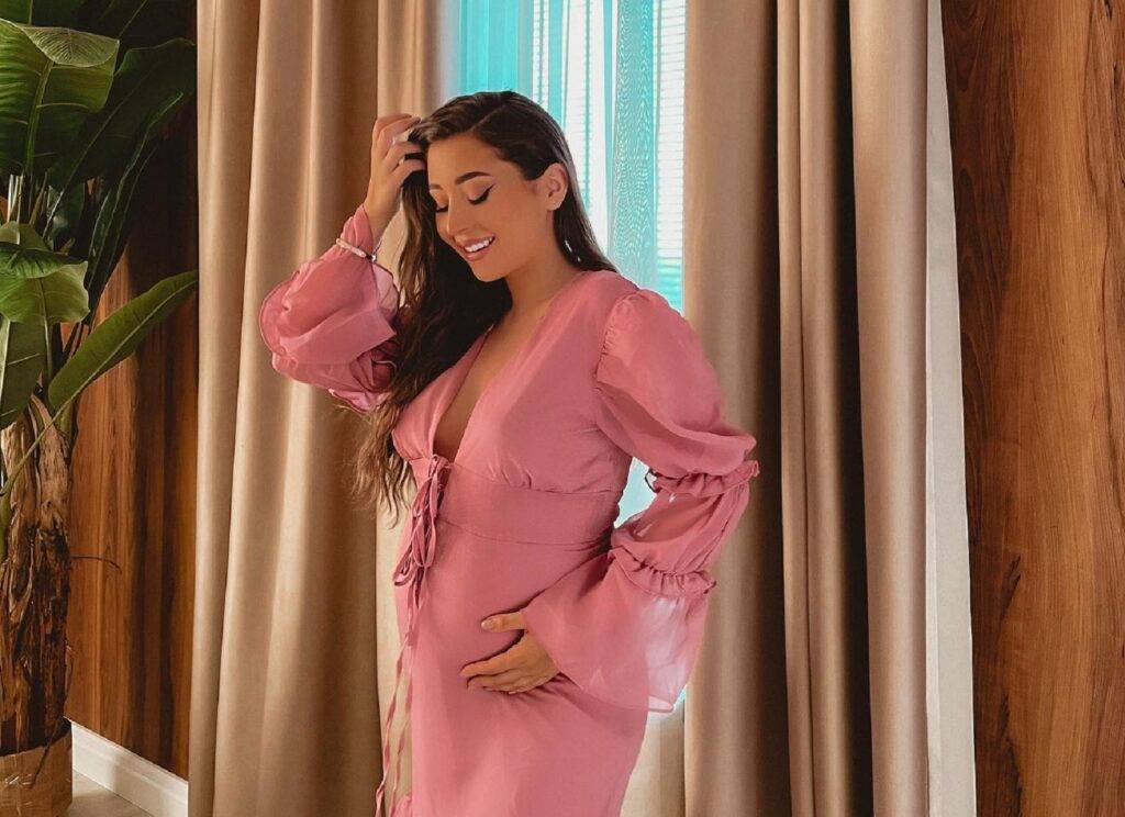 Ce probleme are Nicole Cherry pe ultima sută de metri cu sarcina "Am niște..."