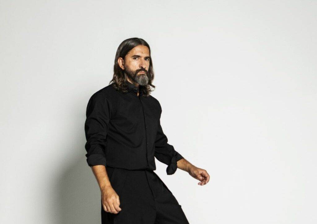 Cu ce se ocupa Tibi Clenci înainte de a ajunge în lumina reflectoarelor