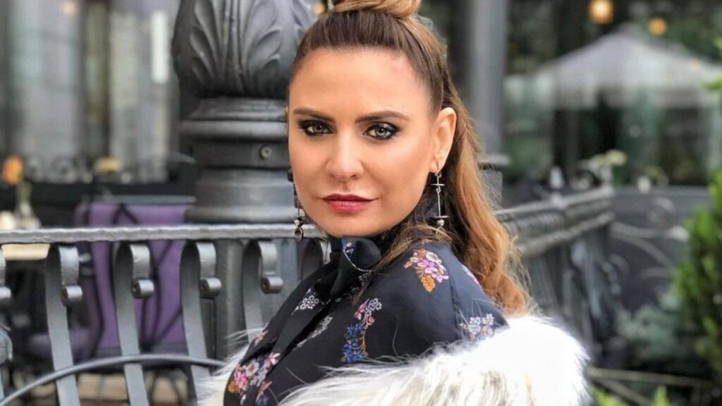 Adina Buzatu este infectată cu virusul Covid-19. A fost o formă destul de ușoară, dar cu febră foarte mare