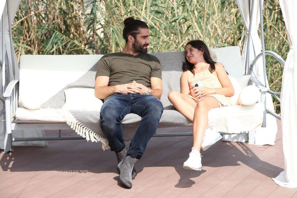 Anastasia Chivu, fiica lui Cristi Chivu, apare din seara aceasta pe micile ecrane. Micuța actriță apare în „Adela”