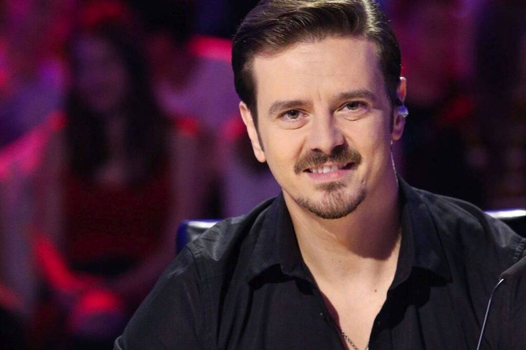 Mihai Petre se bucură de rolul de jurat în competițiile de dans. Este mândru de amploarea dansului sportiv de la noi