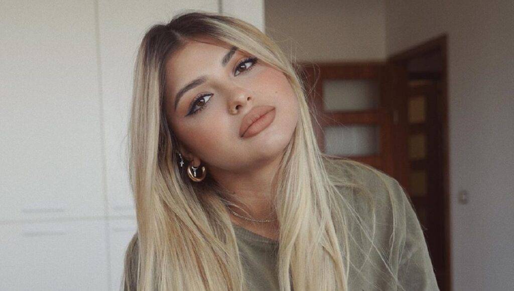 Irina Deaconescu, trasă la răspundere de fani din cauza intervențiilor estetice. Reacția partenerei lui Cristian Manea