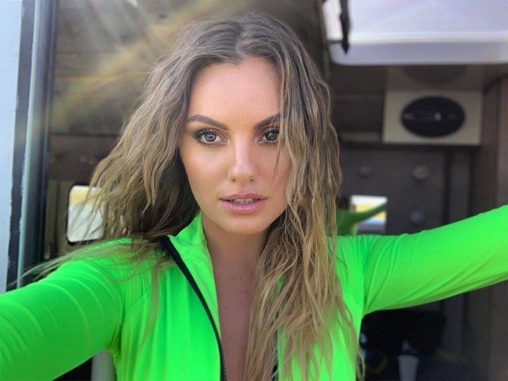 Alexandra Stan a realizat cât de importantă este sinceritatea. Simte că are o mare responsabilitate față de fanii săi