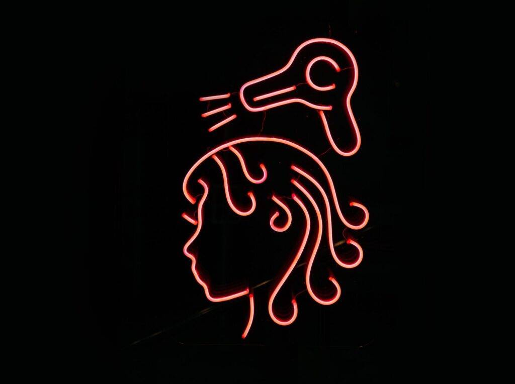 Coafurile preferate în perioada anilor '60. Numele feminine ce alcătuiesc tabloul complet