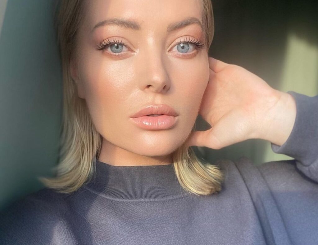 Delia nu dă importanță știrilor despre viața sa privată. Nu consideră că trebuie să dea explicații celor din jur