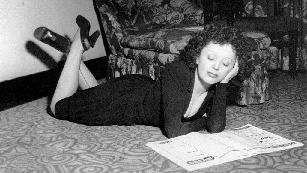Édith Piaf, artista ce a revoluționat lumea muzicii francofone. Astăzi era ziua celei ce a consacrat genul „chanson”