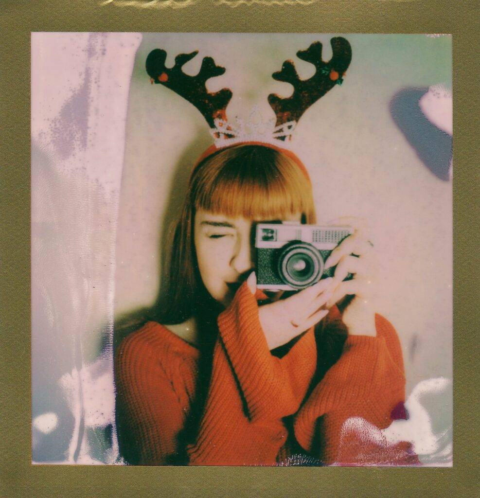 Idei de ținute pentru toate doamnele și domnișoarele, perfecte pentru zilele de Crăciun, în funcție de eveniment