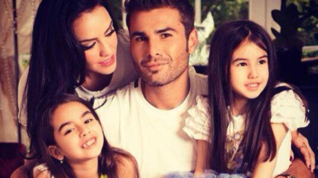 Lui Adrian Mutu îi este foarte greu fără cele două fete din fosta căsnicie. Este pregătit să meargă la ele în vizită