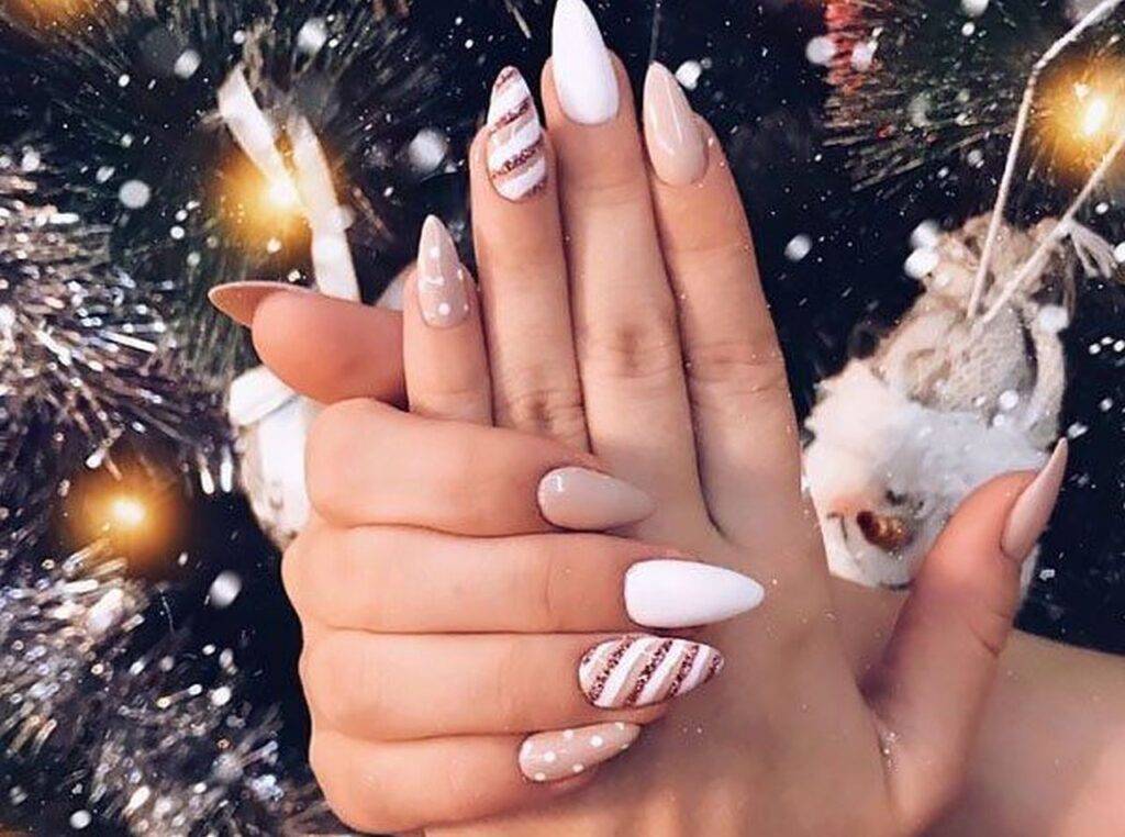 Modele și culori perfecte pentru o manichiură în trend cu Crăciunul lui 2021