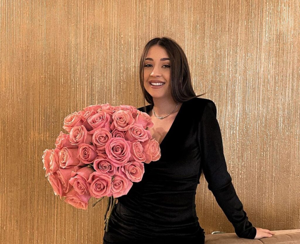 Nicole Cherry a primit primul cadou prețios pentru fetita sa. Fotografia cu acesta a făcut înconjurul internetului