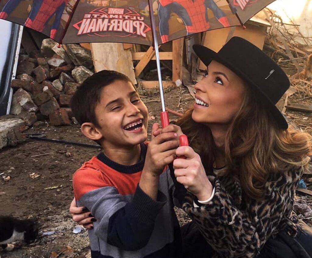 Ami, gest de milioane pentru copiii nevoiași! Crăciunul are un loc special în inima sa