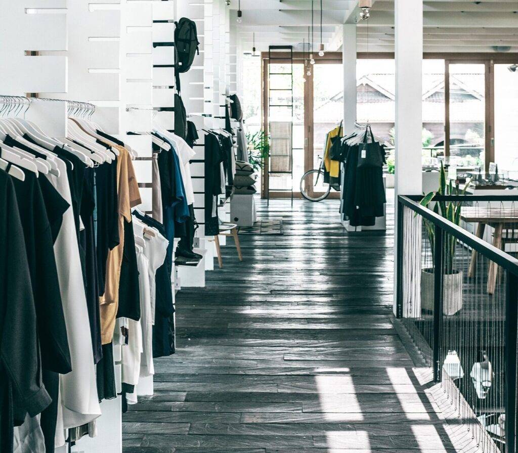 5 dintre cele mai cunoscute nume în lumea modei. Poveștile celor mai iconice case de modă