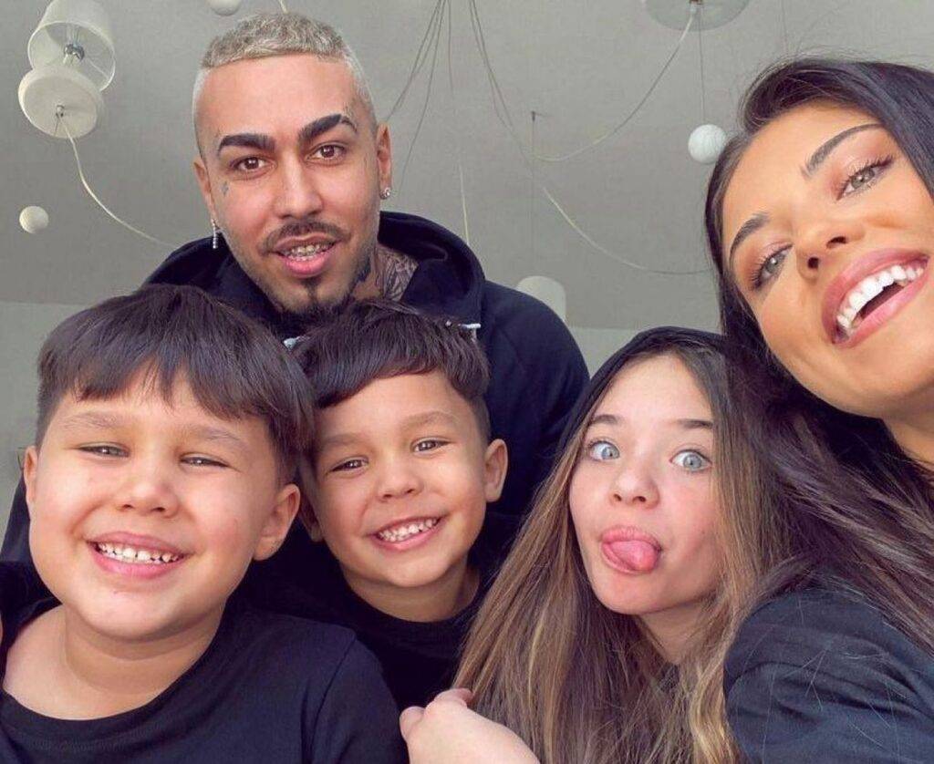 Alex Velea și Antonia au decis când vor deveni oficial soț și soție. Artistul a fost cel care a dat vestea