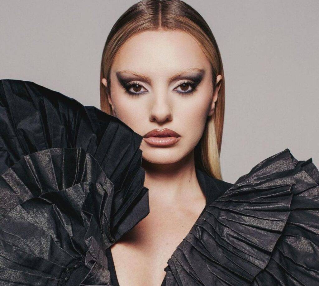 Alexandra Stan își dorește să realizeze multe în 2022. Ce planuri are artista pentru lunile următoare