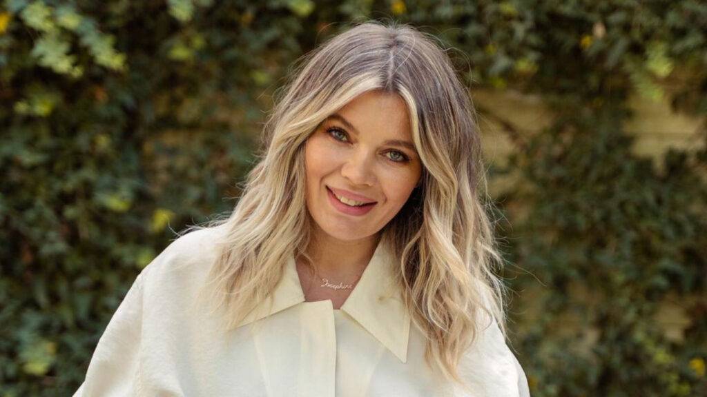 Care a fost primul loc de muncă al Ginei Pistol. A reușit să aibă o carieră de invidiat fără studii superioare