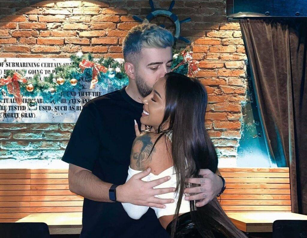 Speak și Ștefania, prinși în carantină în Jakarta. Ce se întâmplă cu vacanța celor doi