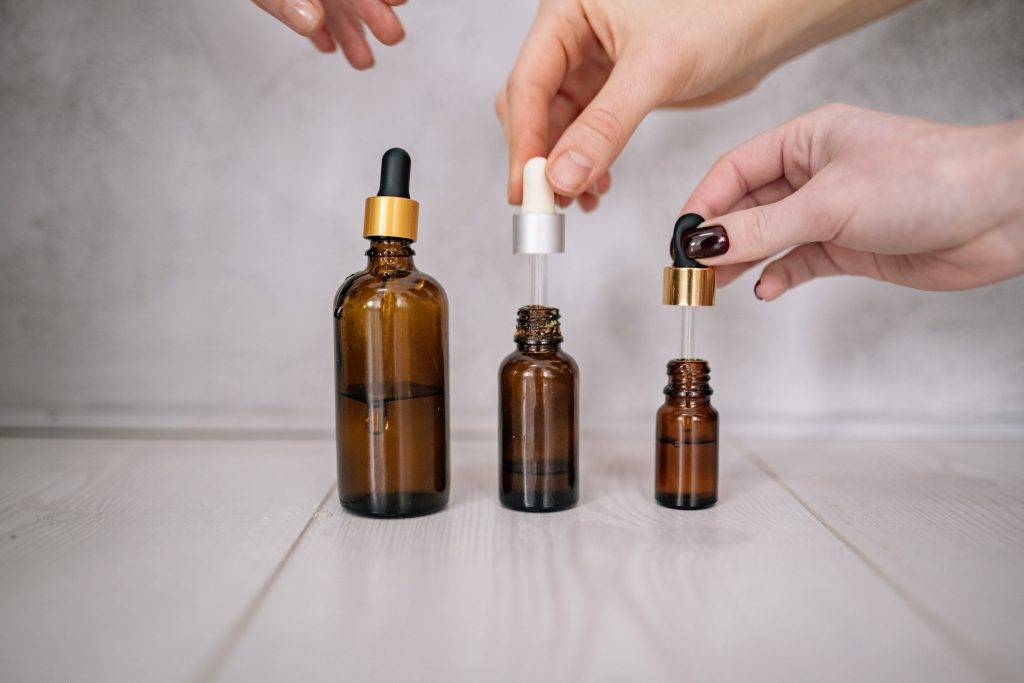 Parfumuri și uleiuri esențiale care vă vor ajuta să vă relaxați mereu alături de partener